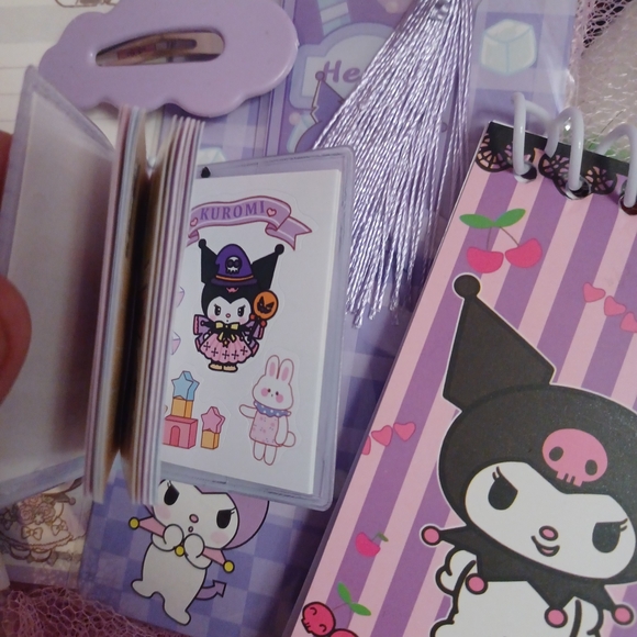 Charming Sanrio Kuromi Character Stationery Set in Purple and Pink - Picture 4 of 4